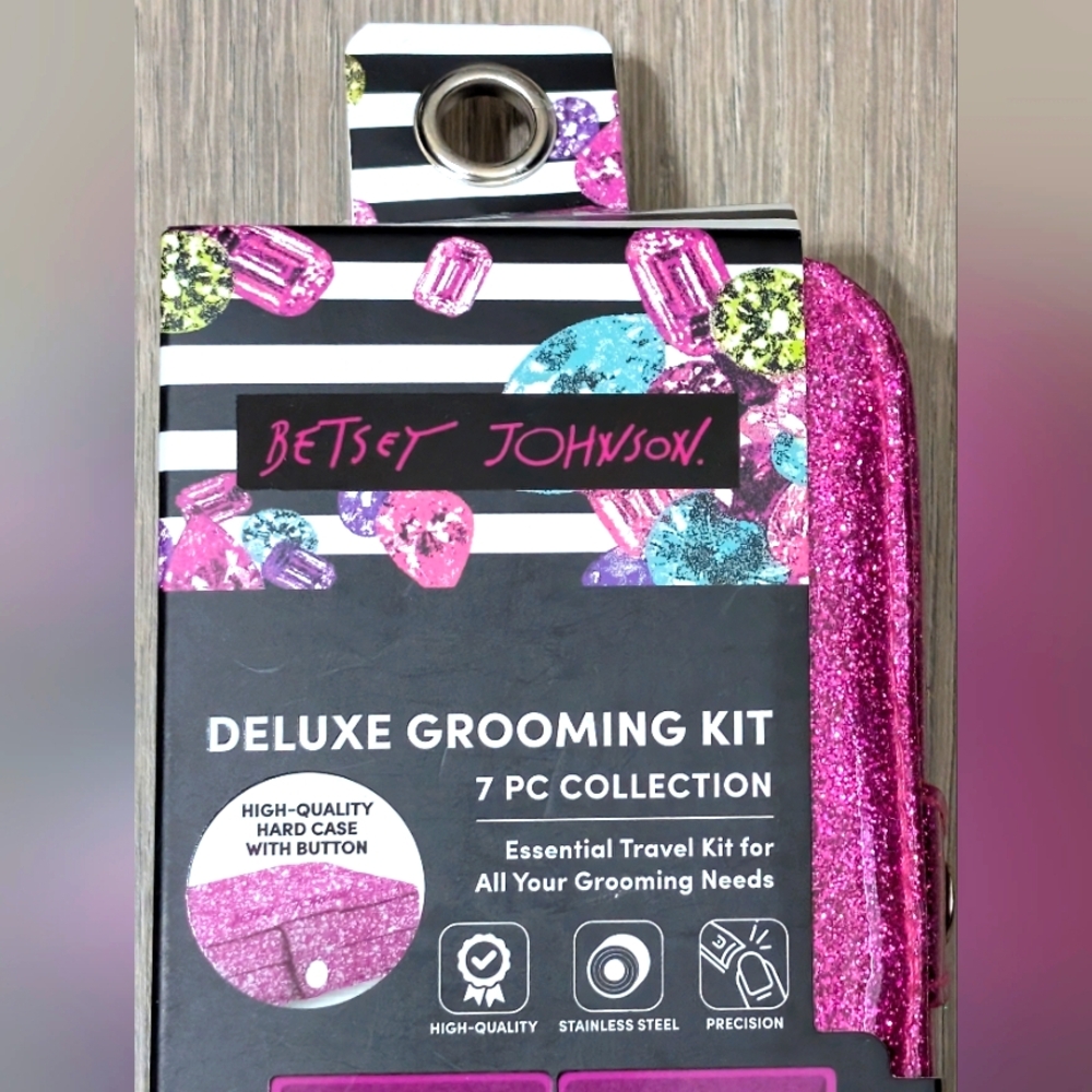 NWT•Betsey Johnson 7 Piece Collection Deluxe Grooming Kit W/Hard Case W/Button💅 - Picture 5 of 8